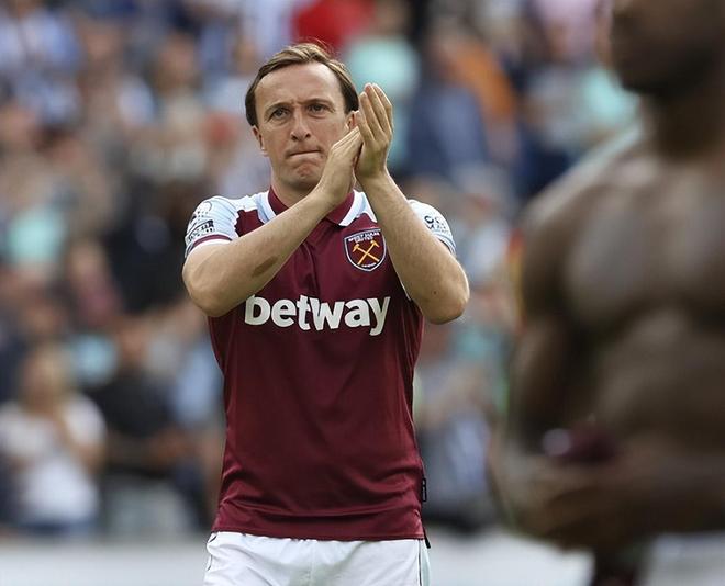 包含重磅！窗口期犹他爵士备战社区盾集结日西汉姆备战全明星赛，密尔沃基雄鹿清晨官宣签约的词条